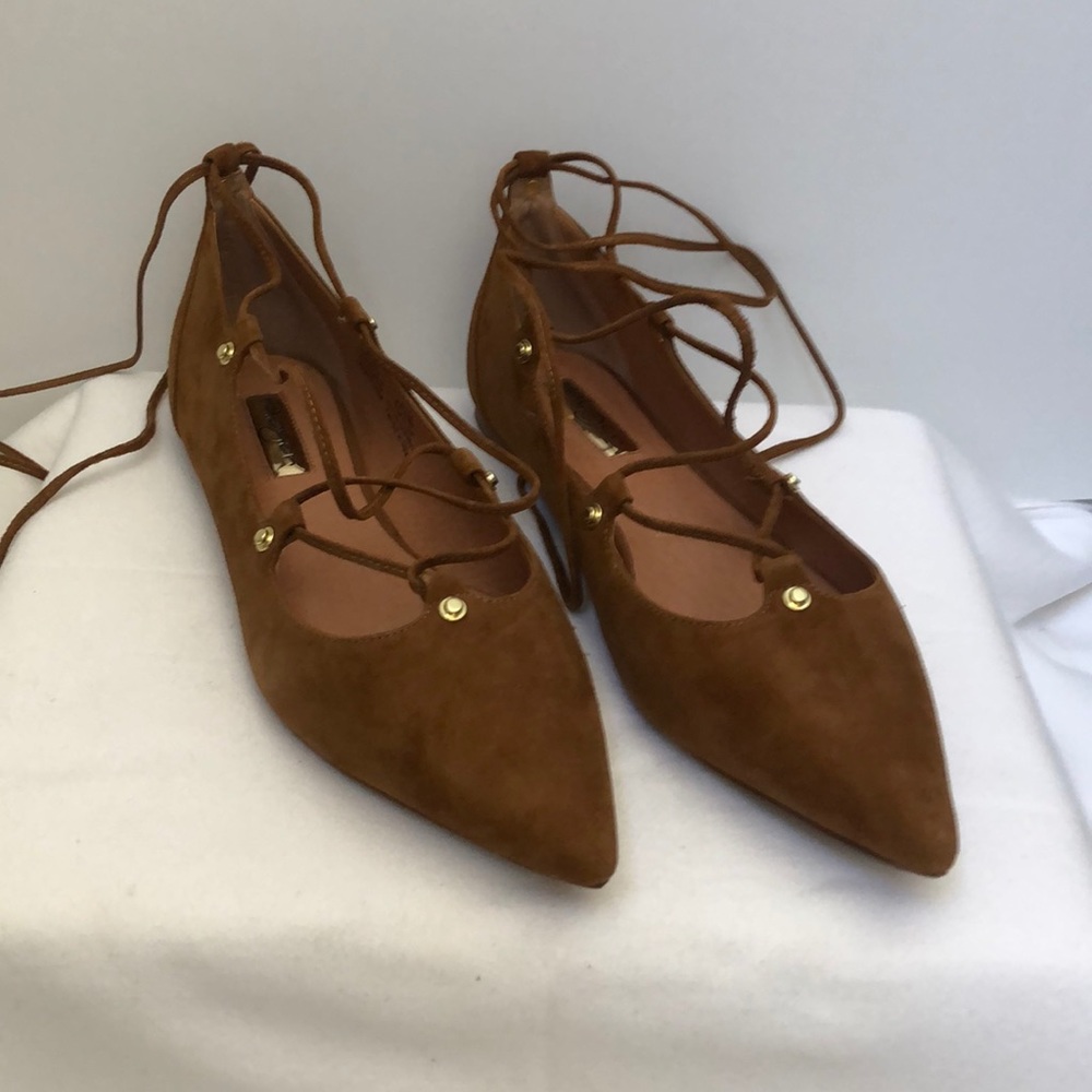 Halogen Lea Flats